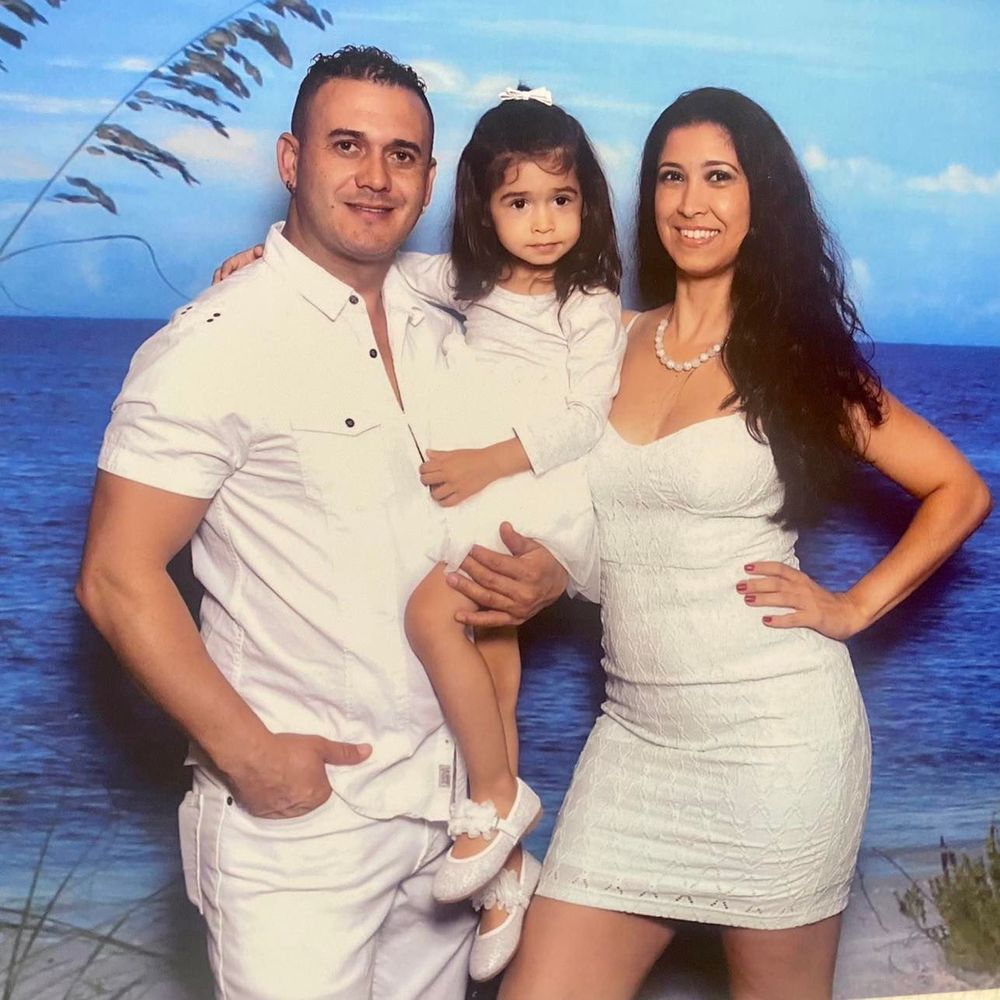 Meet your Posher, Yaima